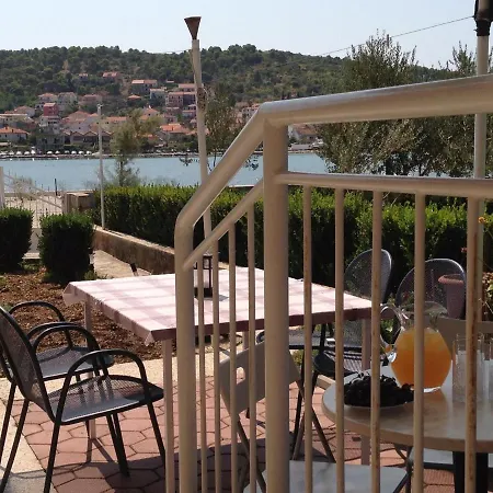 By The Sea - 14988 公寓 *